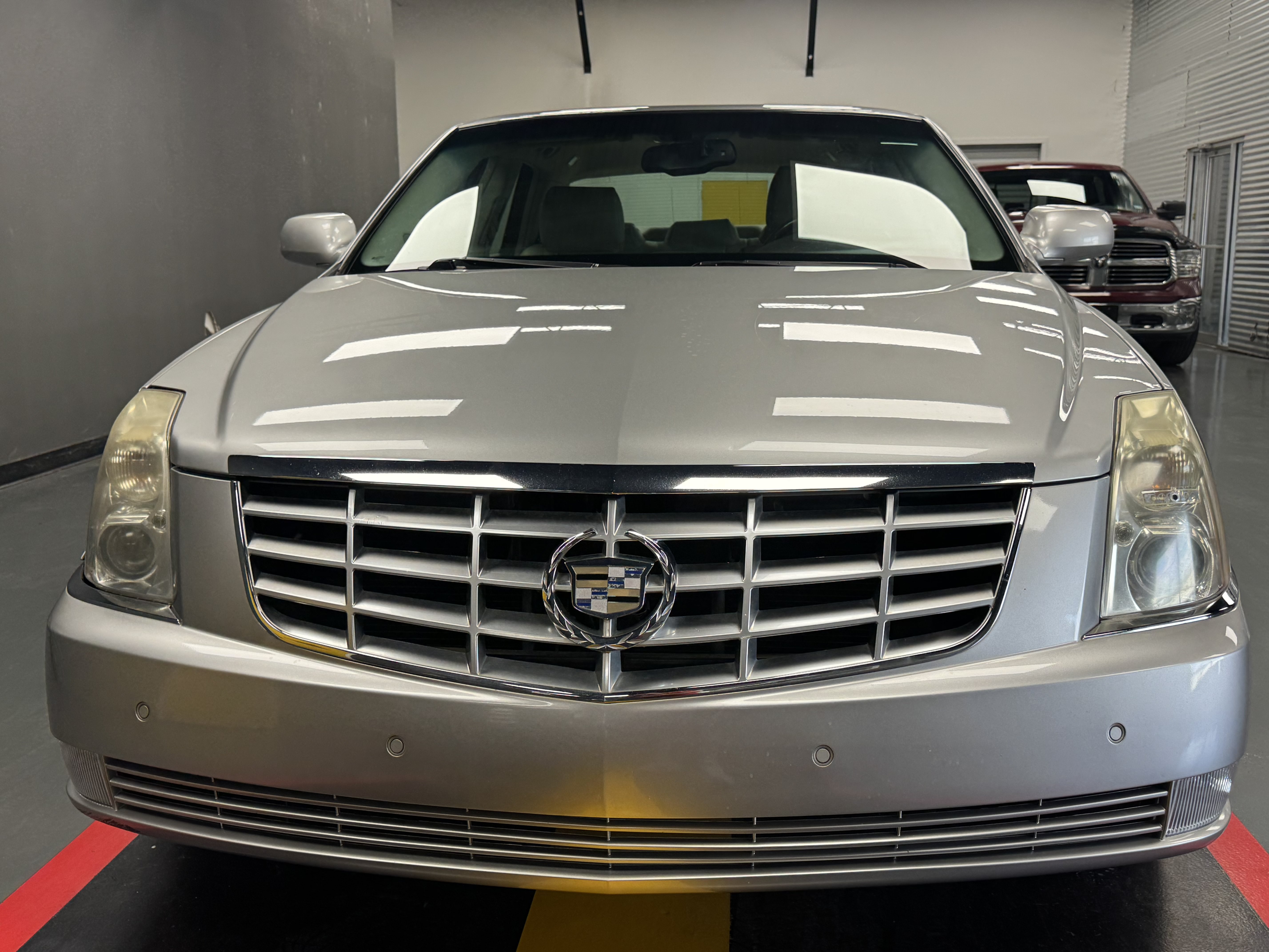 Used 2007 Cadillac DTS Luxury I w/ Trunk Convenience Package FWD image 8