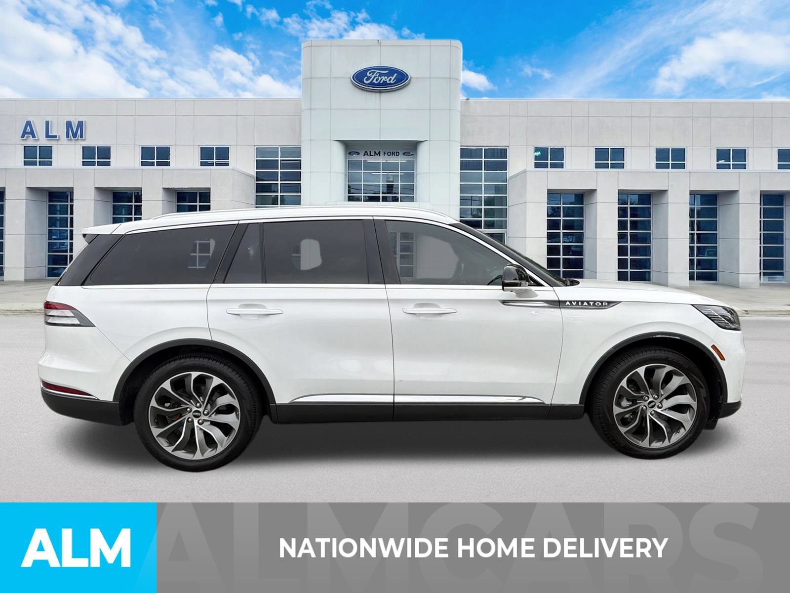 Used 2025 Lincoln Aviator Reserve w/ Illumination Package RWD image 4