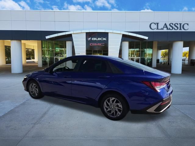 Used 2024 Hyundai Elantra SEL FWD image 6