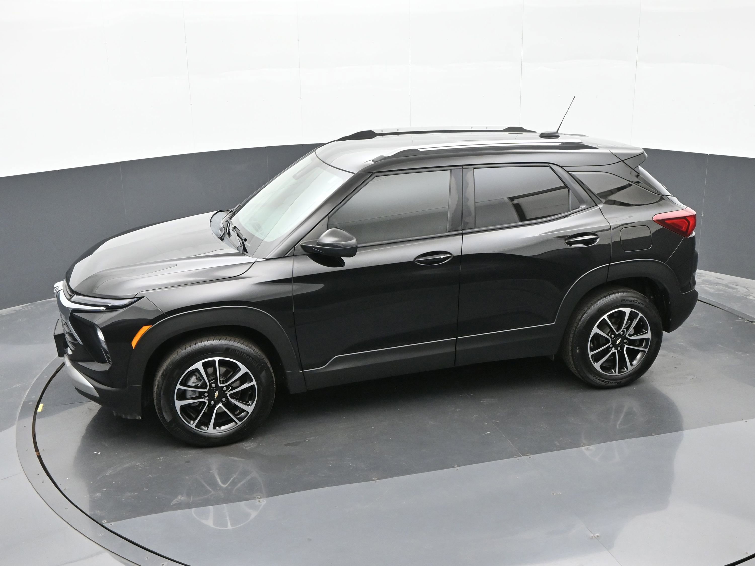 Used 2024 Chevrolet TrailBlazer LT w/ LT Cold Weather Package image 32