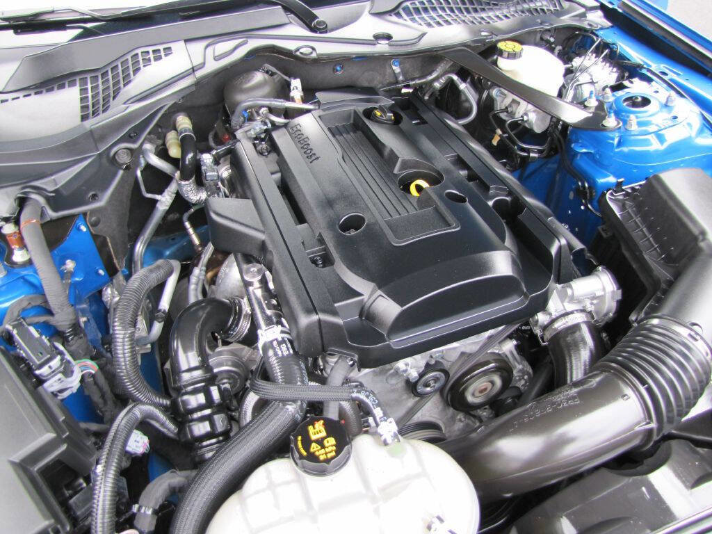 Used 2020 Ford Mustang Convertible w/ Equipment Group 101A RWD image 35