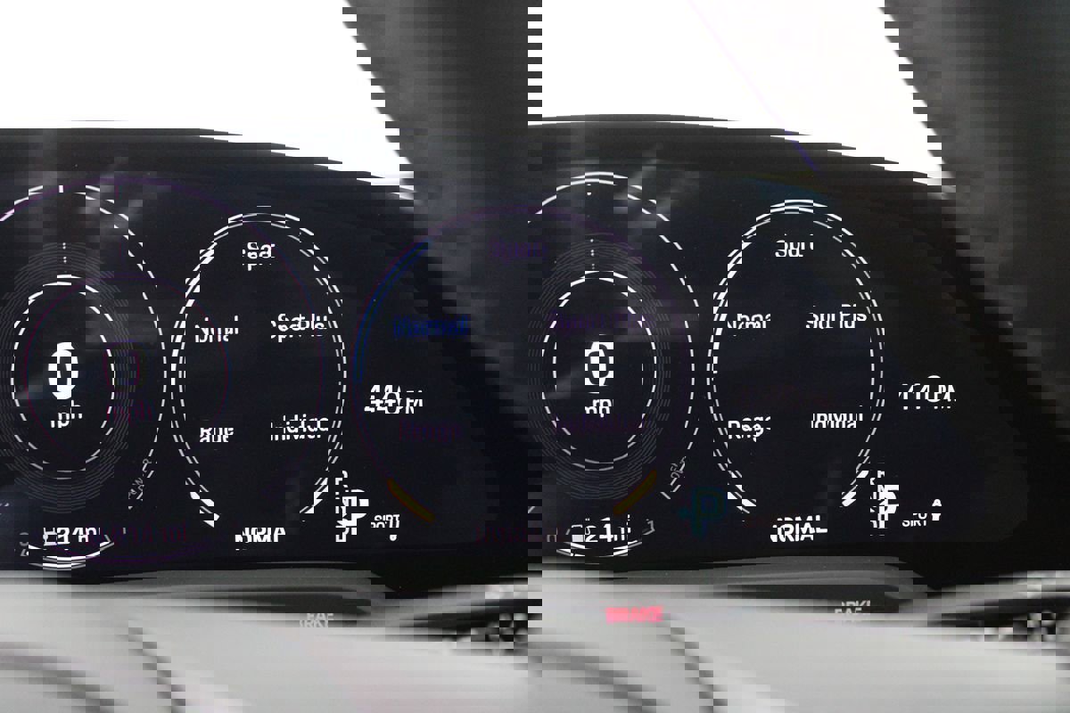 Used 2020 Porsche Taycan 4S image 22