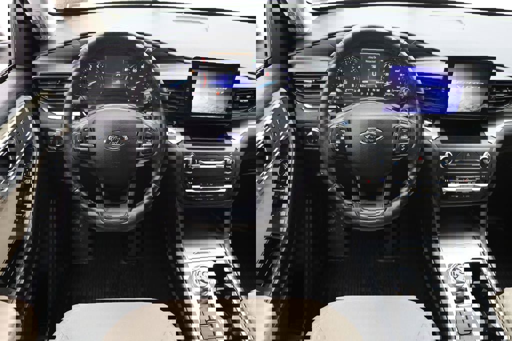 Used 2020 Ford Explorer XLT w/ Comfort Package image 11