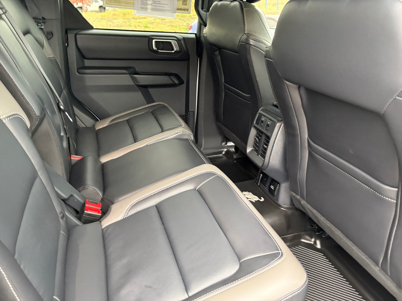 Used 2025 Ford Bronco Outer Banks w/ Sasquatch Package AWD/4WD image 18