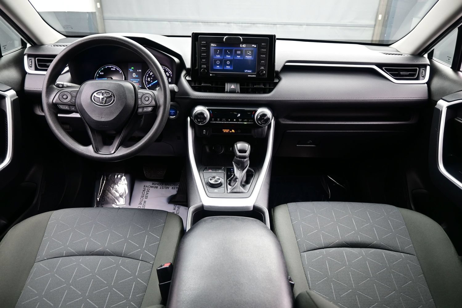 Used 2022 Toyota RAV4 XLE AWD/4WD image 17