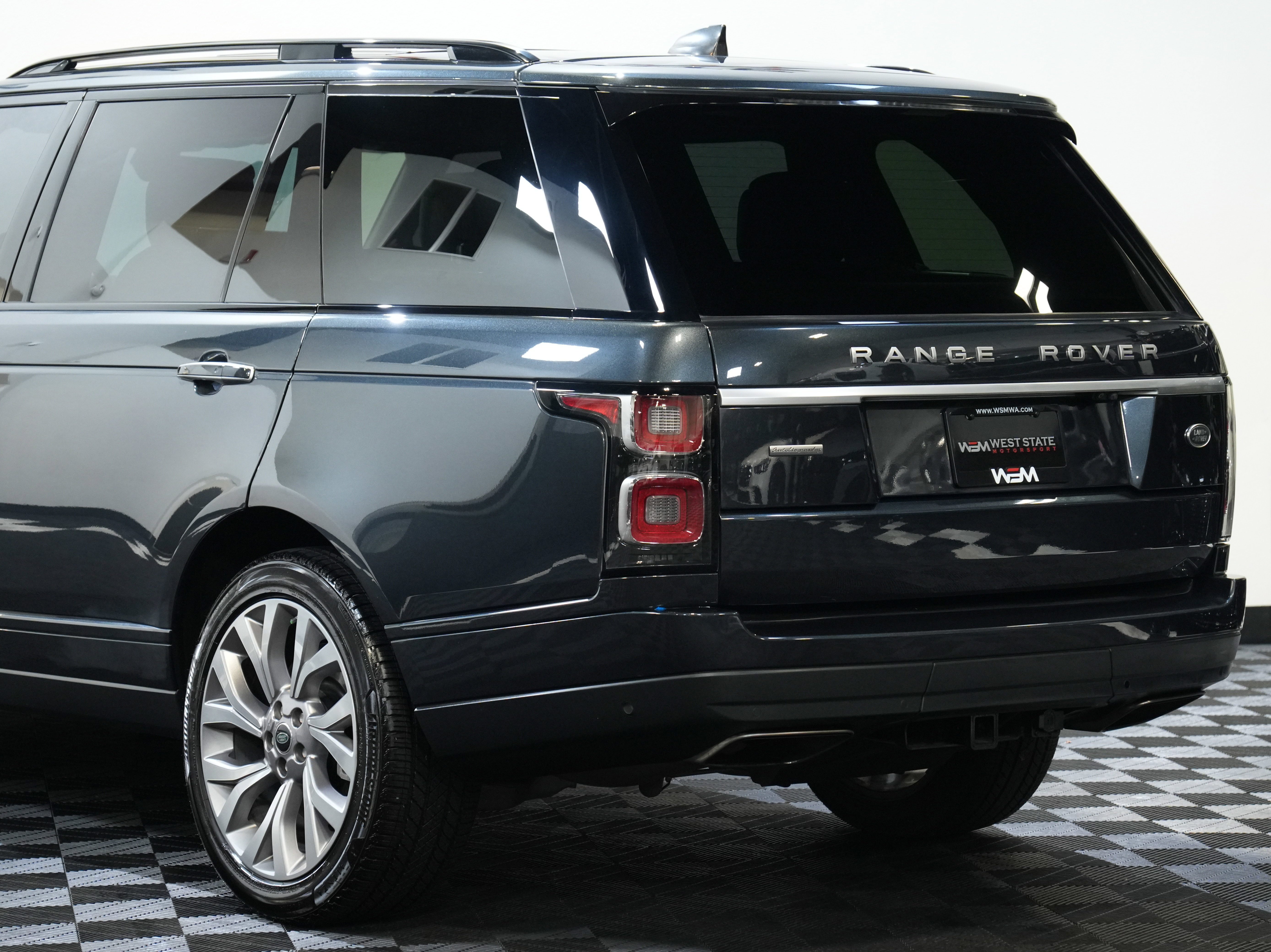 Used 2018 Land Rover Range Rover Long Wheelbase Autobiography image 14