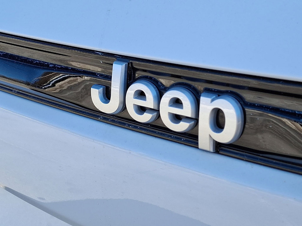 Certified 2024 Jeep Grand Cherokee Limited image 24