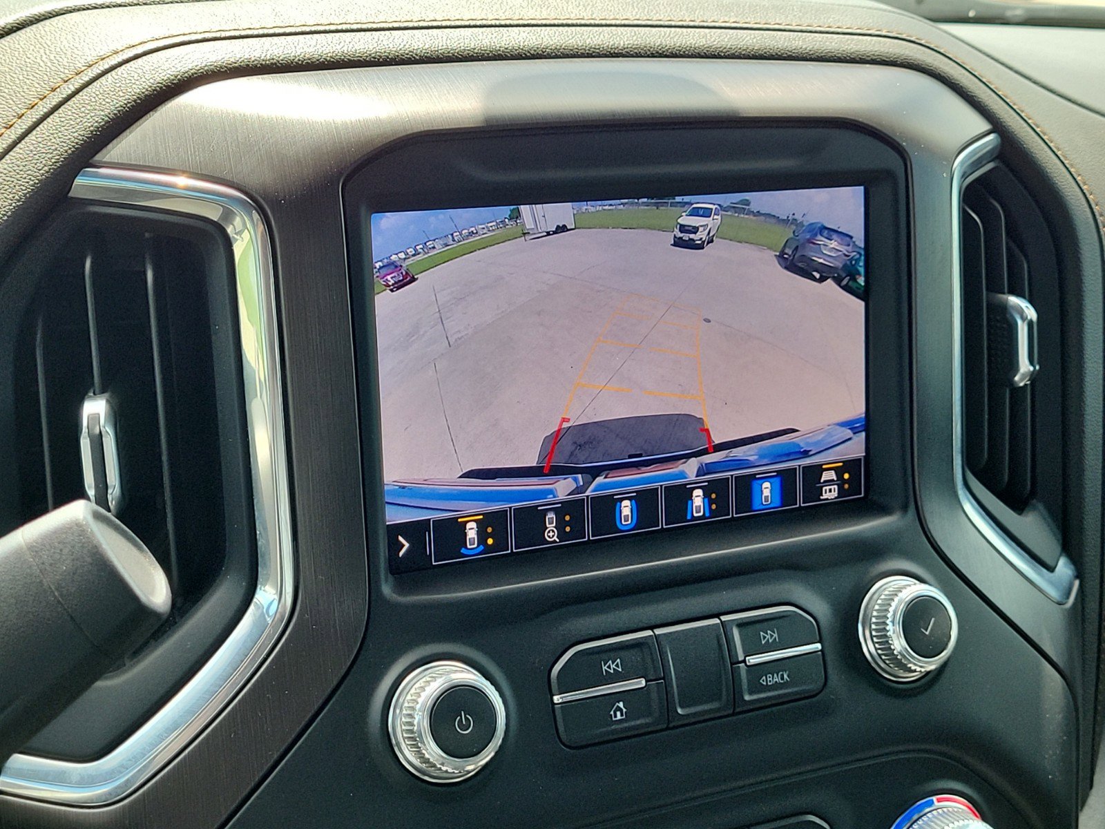 Used 2020 GMC Sierra 2500 AT4 w/ AT4 Premium Package image 21