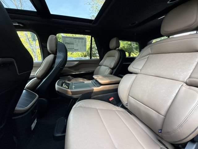 New 2027 Lincoln Navigator Black Label AWD/4WD image 23