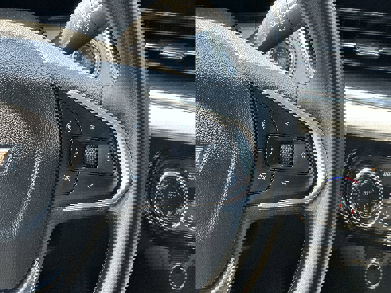 Used 2024 Chevrolet Trax LT w/ Driver Confidence Package image 21