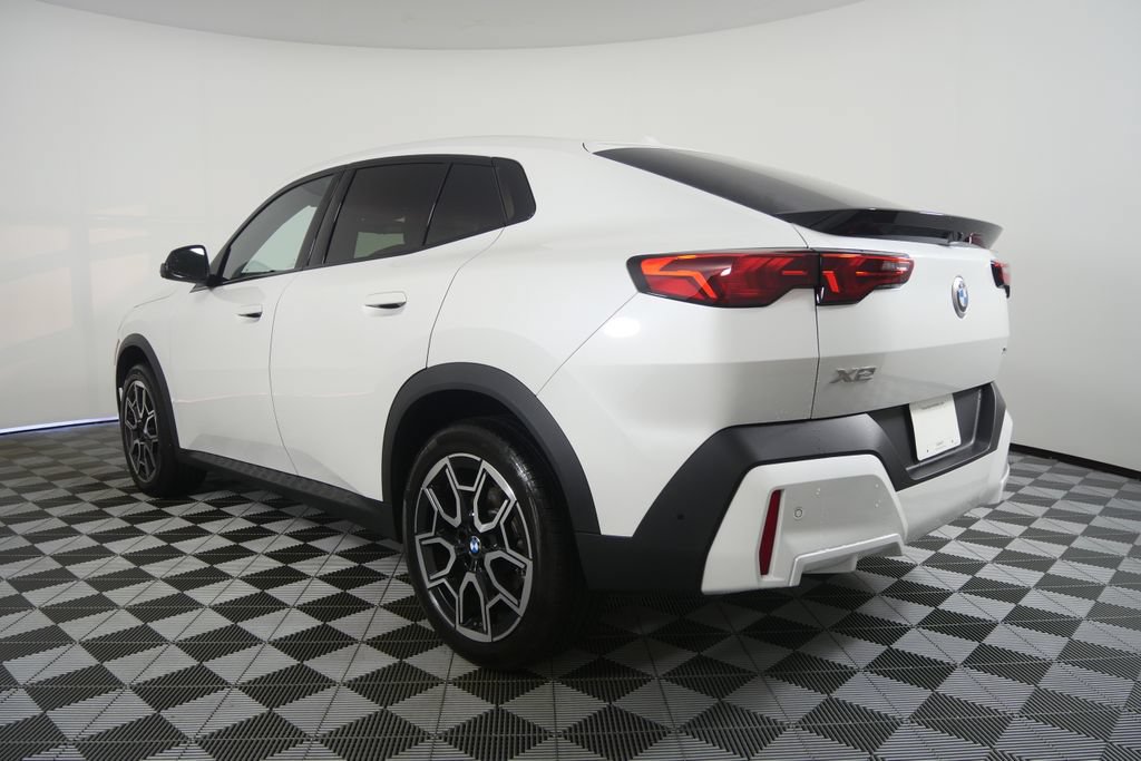 Certified 2026 BMW X2 xDrive28i AWD/4WD image 3