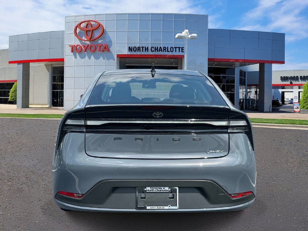 New 2027 Toyota Prius Plug-In Hybrid FWD image 6