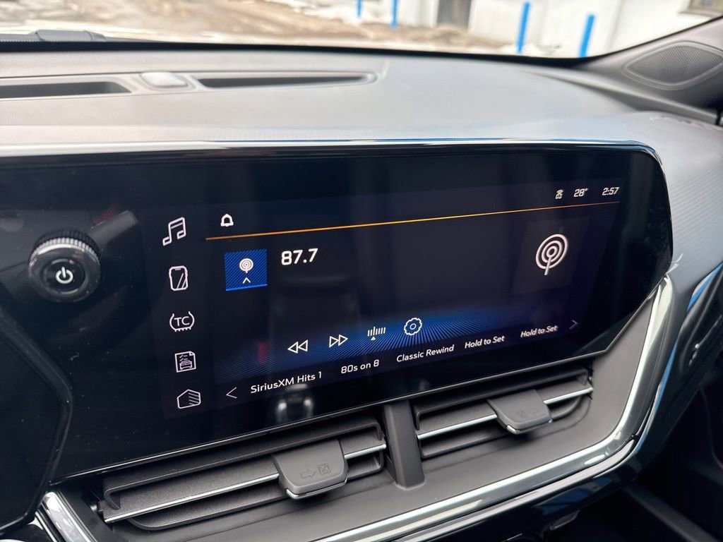 Used 2026 Chevrolet Trax RS w/ Sunroof Package image 26