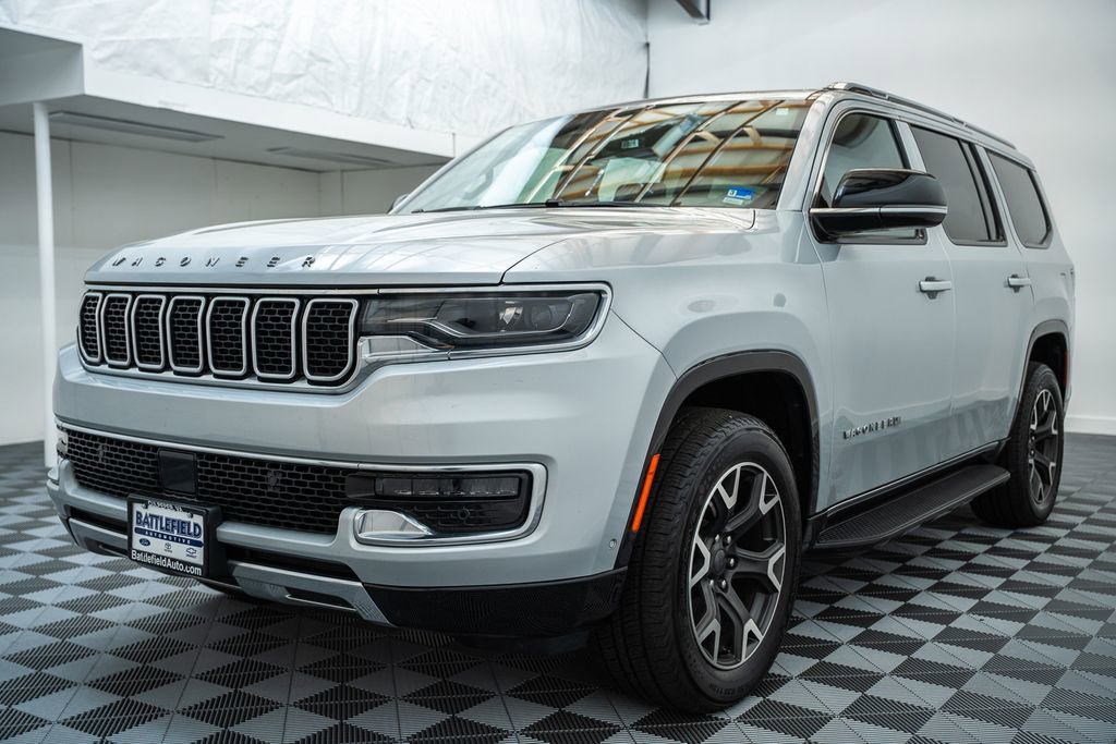 Used 2024 Jeep Wagoneer Series III AWD/4WD image 3