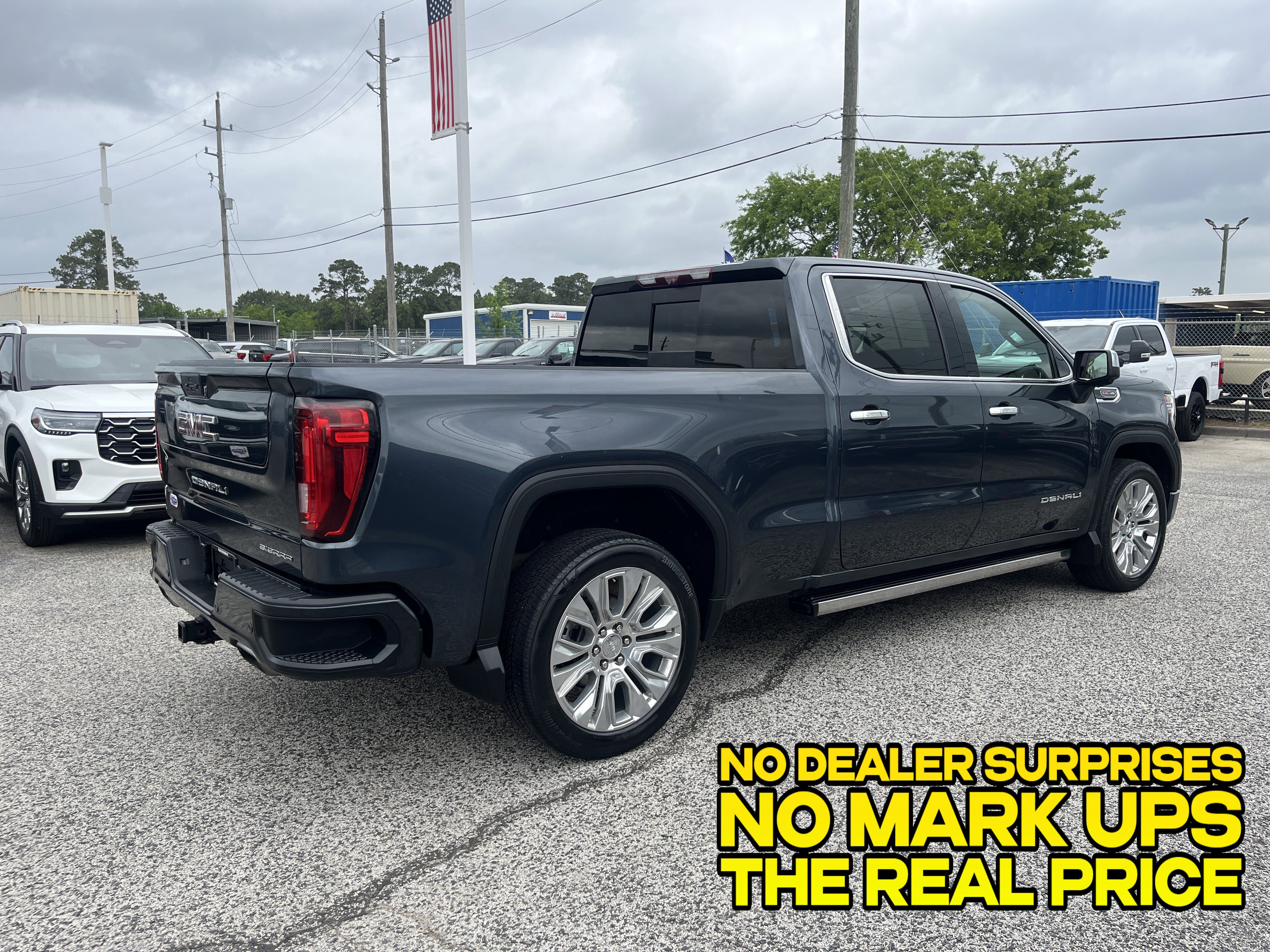 Used 2021 GMC Sierra 1500 Denali w/ Denali Ultimate Package AWD/4WD image 2