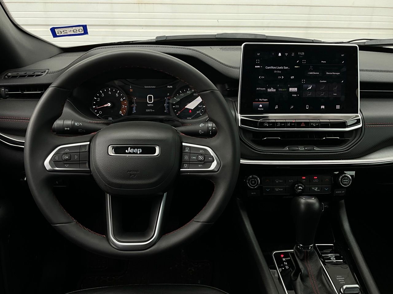 Used 2025 Jeep Compass Trailhawk image 13