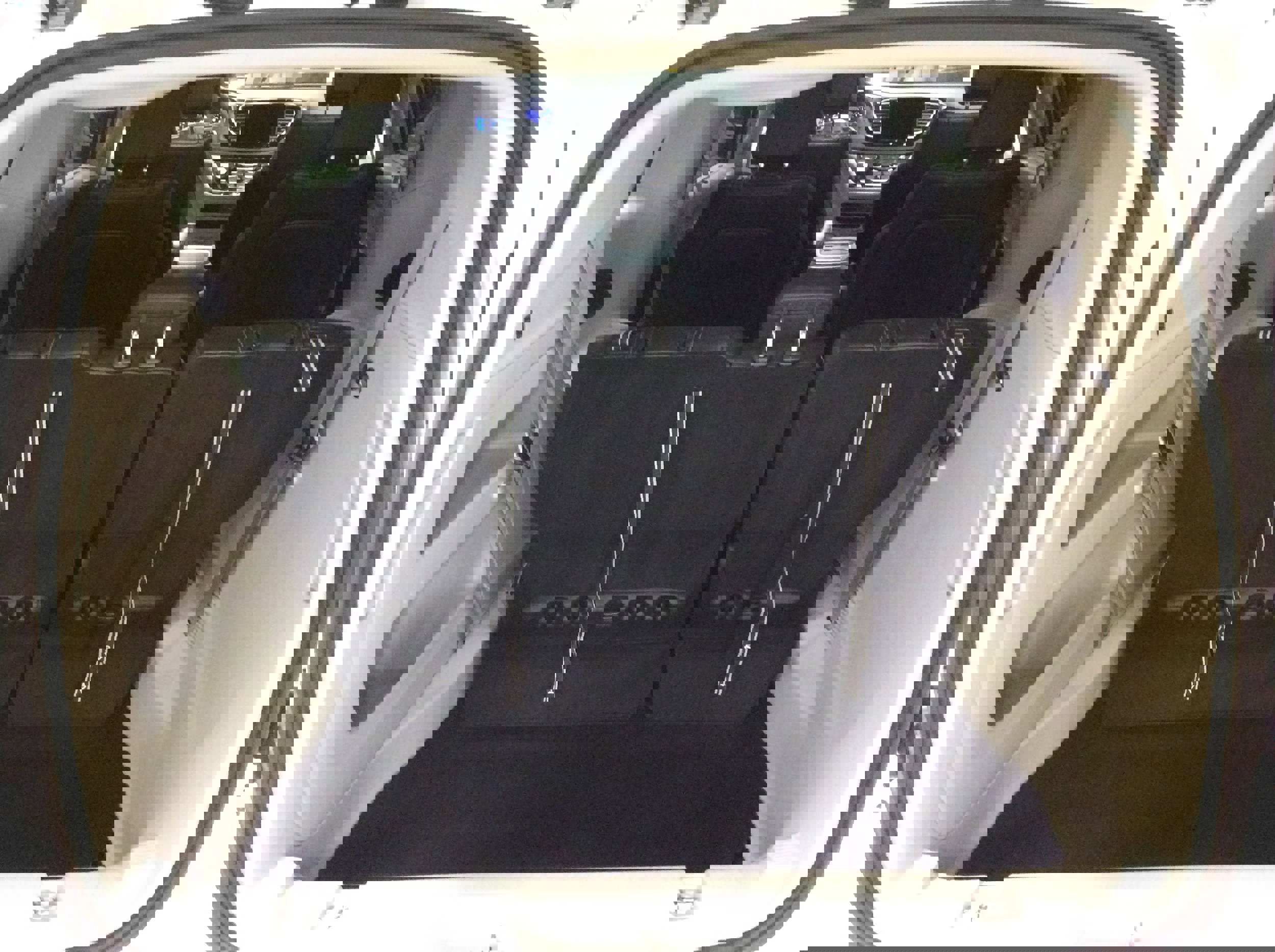 Used 2024 Chrysler Pacifica Touring-L image 5