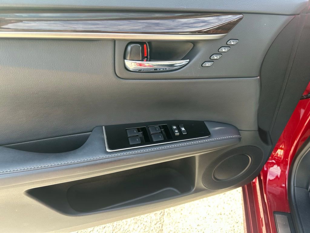 Used 2017 Lexus ES 300h image 24