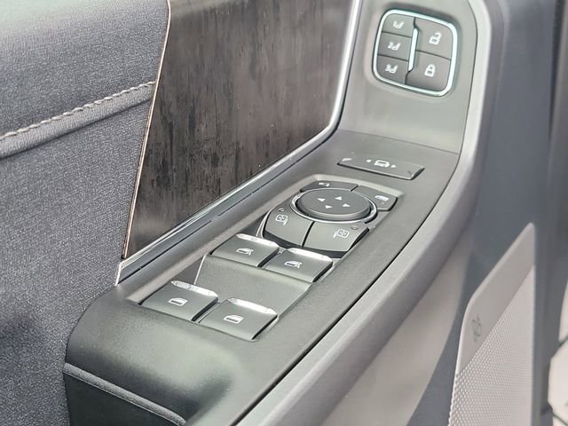 Used 2025 Ford F350 Lariat w/ Lariat Ultimate Package image 18