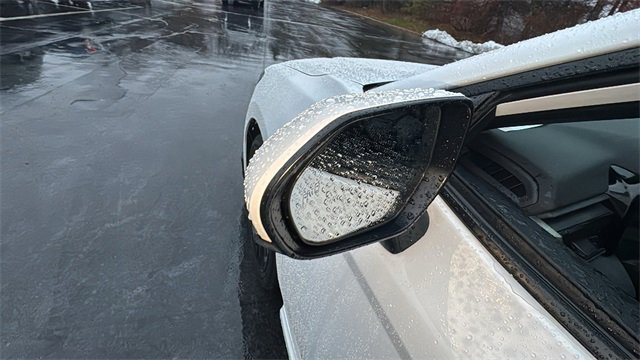 Used 2025 Toyota Camry SE image 36