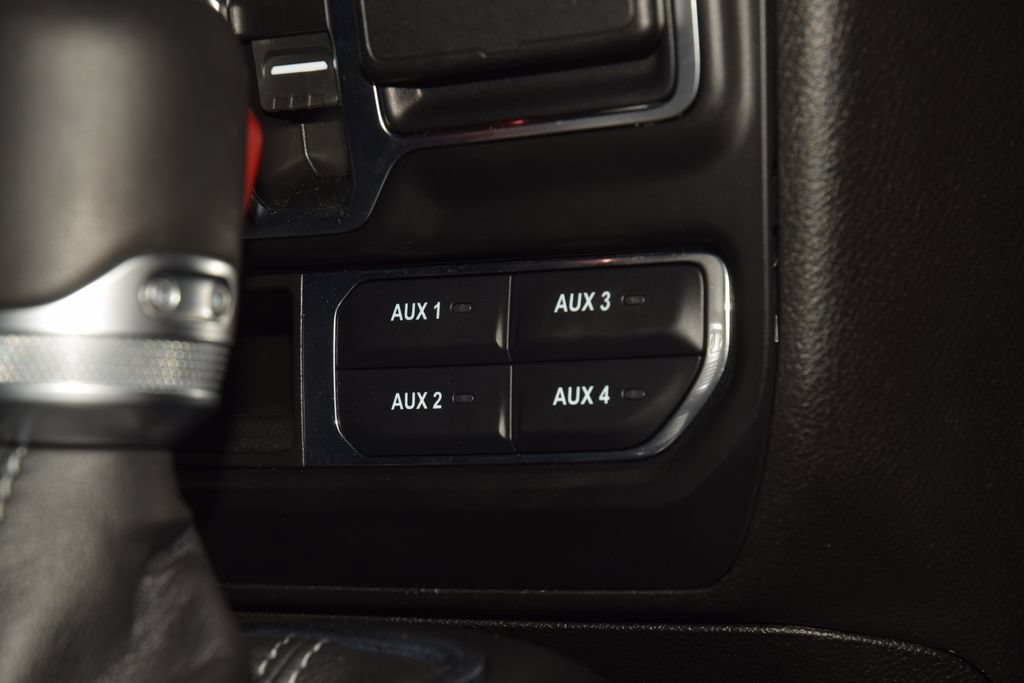 Used 2025 Jeep Wrangler Unlimited Sahara AWD/4WD image 32