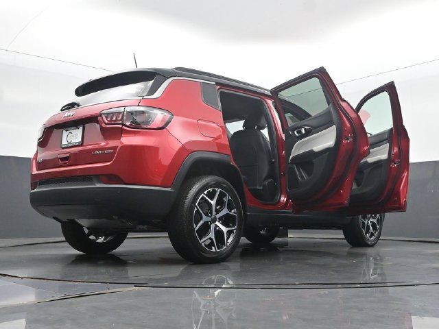 New 2026 Jeep Compass Limited w/ Sun, Sound & Navigation Group AWD/4WD image 58