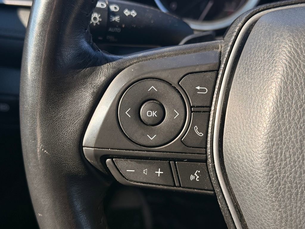 Used 2020 Toyota Camry SE image 27