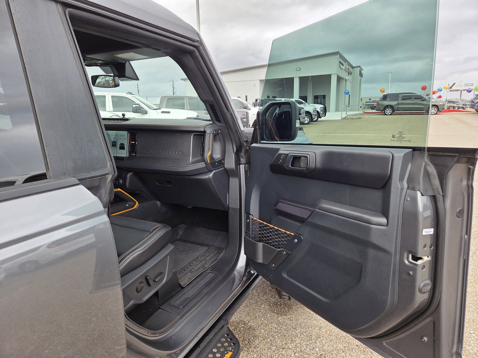 Used 2024 Ford Bronco Badlands AWD/4WD image 21
