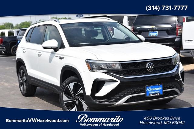 Certified 2024 Volkswagen Taos SE w/ Panoramic Sunroof Package