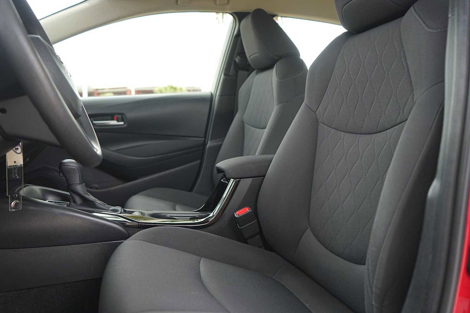 Used 2021 Toyota Corolla LE FWD image 13