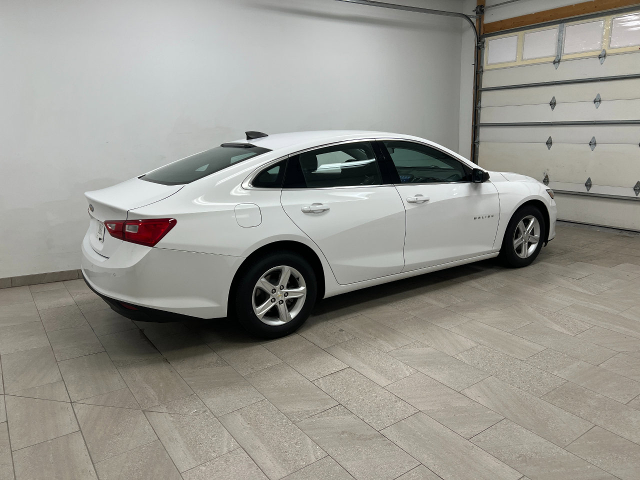 Used 2021 Chevrolet Malibu LS w/ Driver Confidence Package II image 11