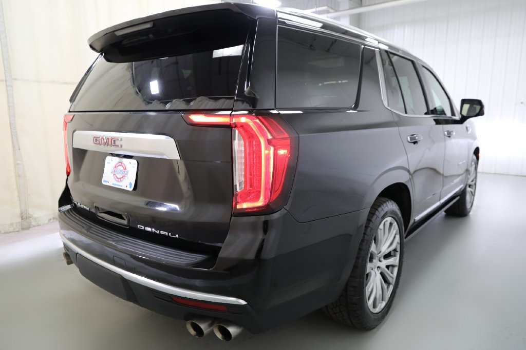 Used 2022 GMC Yukon Denali w/ Advanced Technology Package AWD/4WD image 19