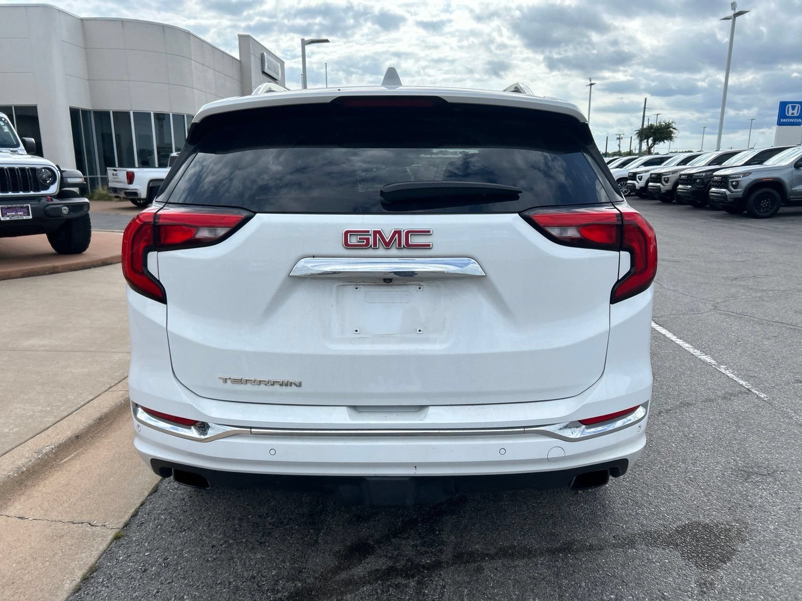 Used 2018 GMC Terrain Denali w/ Comfort Package FWD image 6