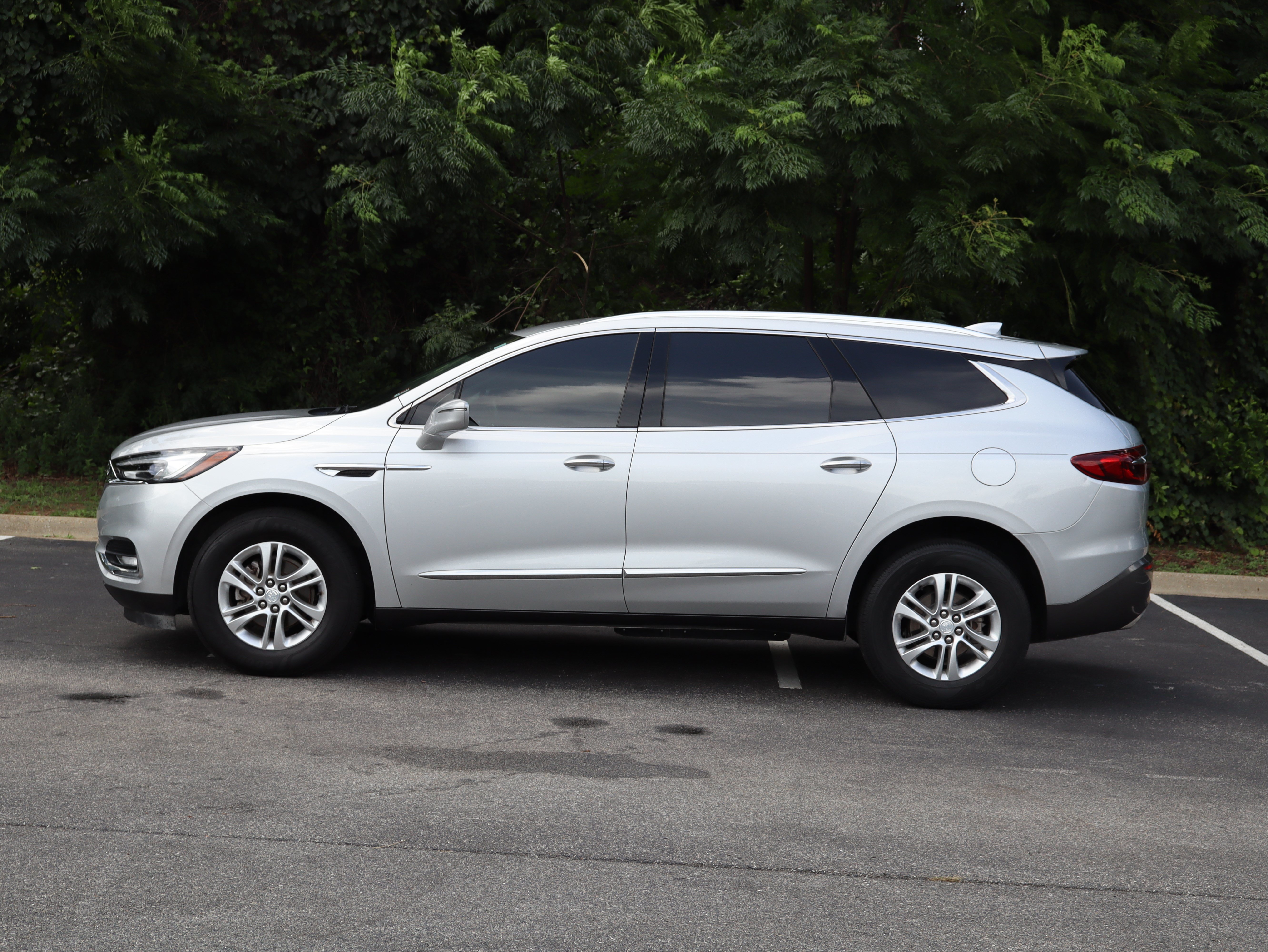 Used 2019 Buick Enclave Essence FWD image 6