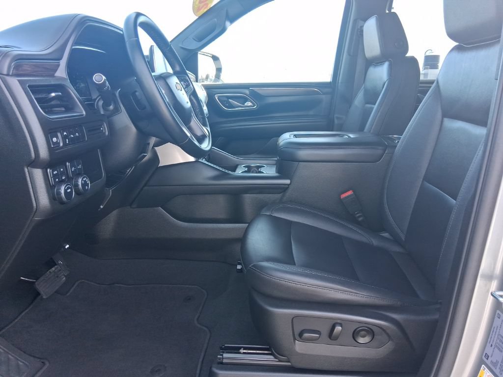 Used 2024 Chevrolet Suburban LT AWD/4WD image 16