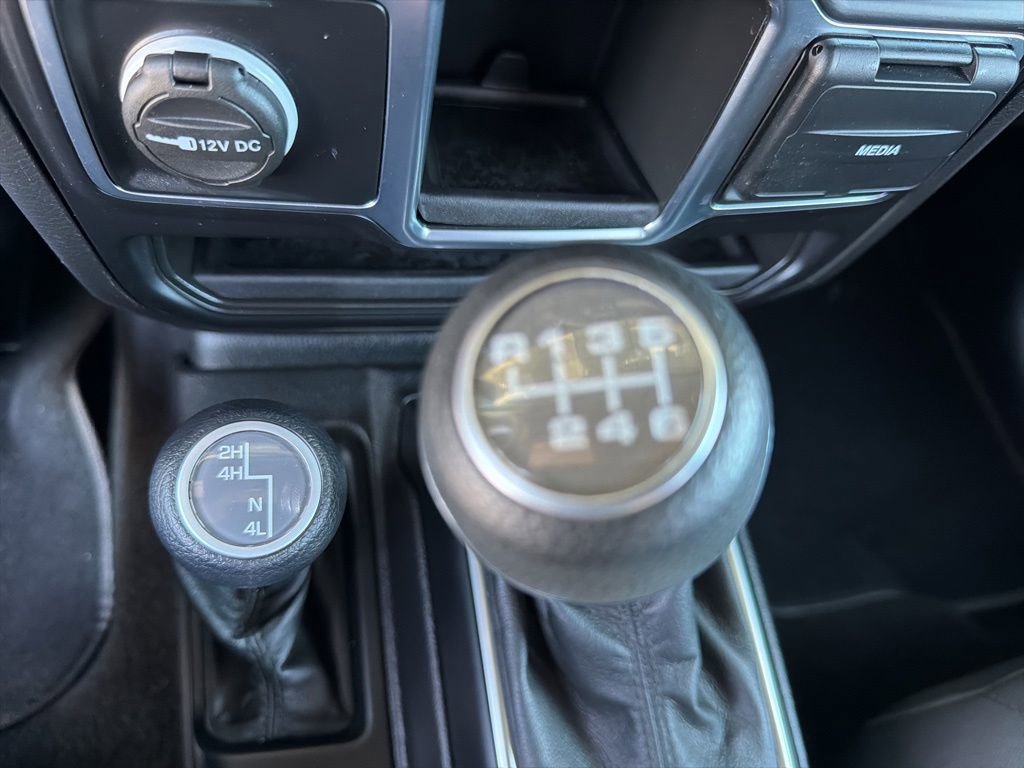 Used 2021 Jeep Wrangler Sport AWD/4WD image 16