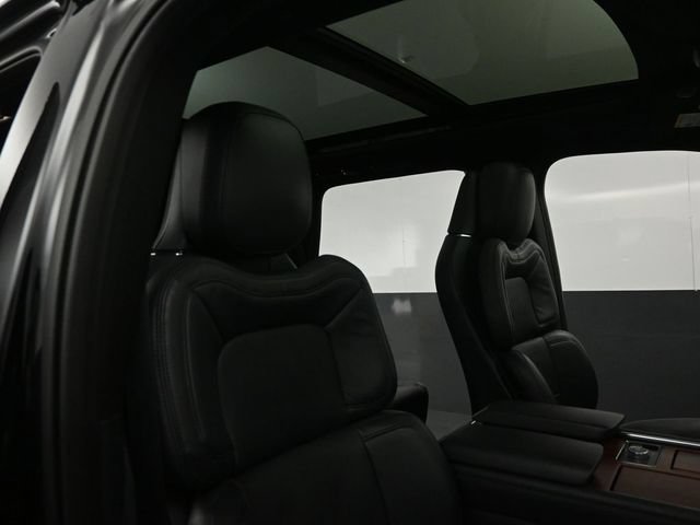 Certified 2023 Lincoln Navigator Reserve AWD/4WD image 34