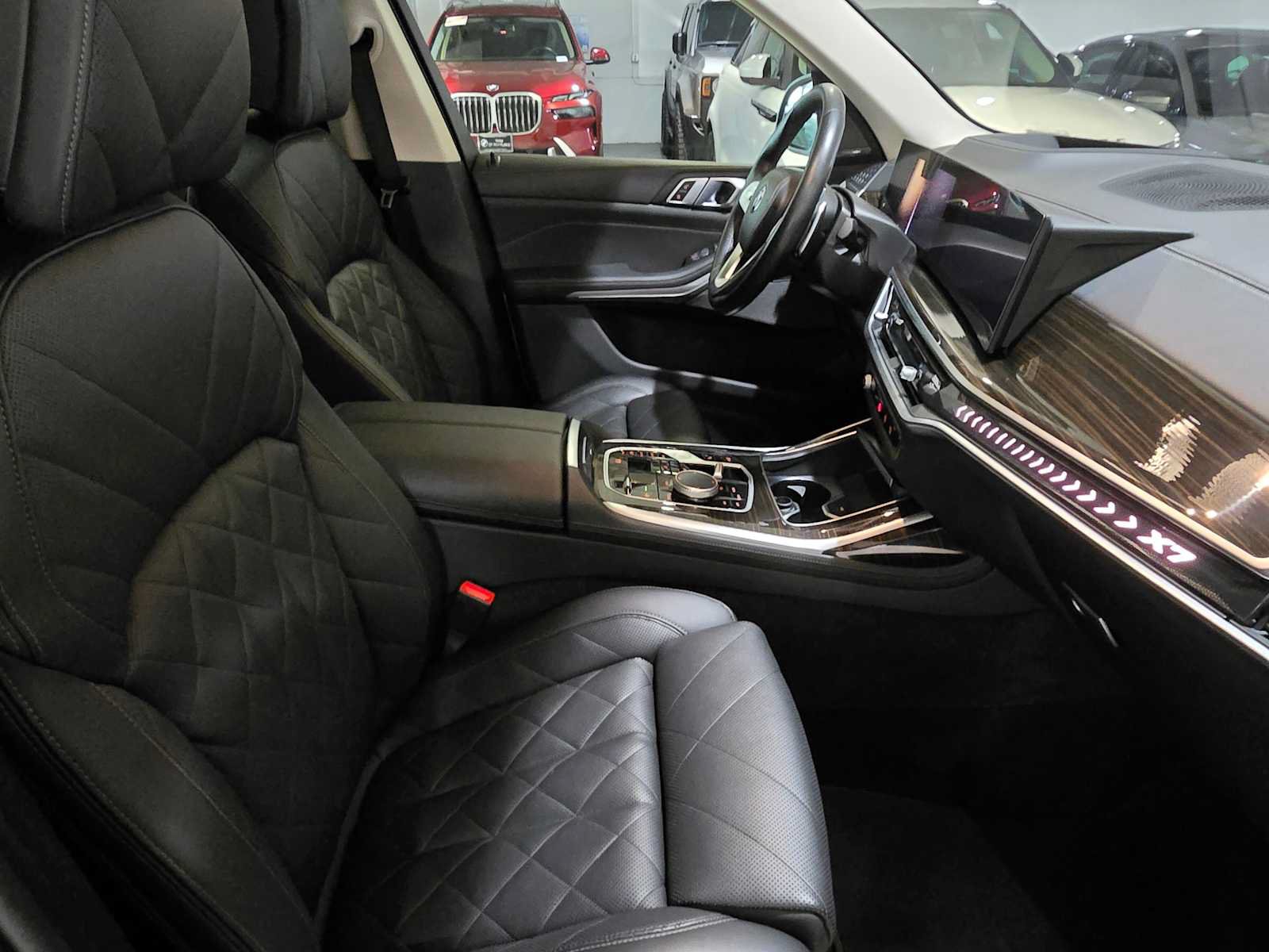Used 2025 BMW X7 xDrive40i AWD/4WD image 10