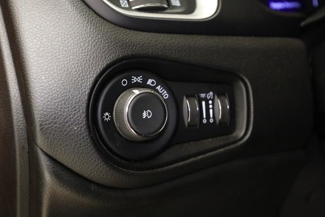 Used 2018 Jeep Renegade Latitude image 13