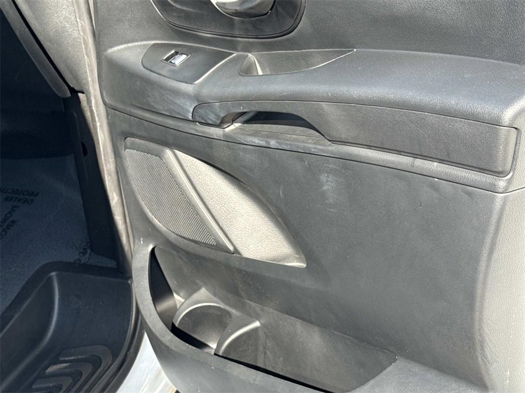 Used 2023 Mercedes-Benz Metris image 9