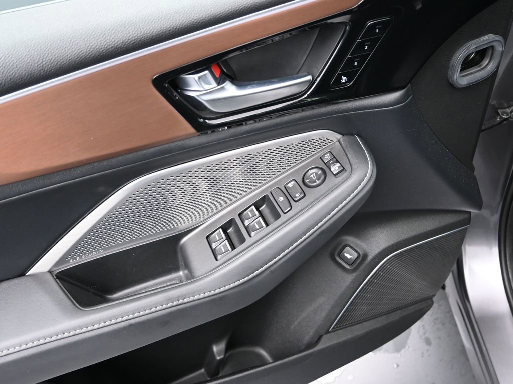 Used 2022 Acura MDX SH-AWD w/ Technology Package image 23