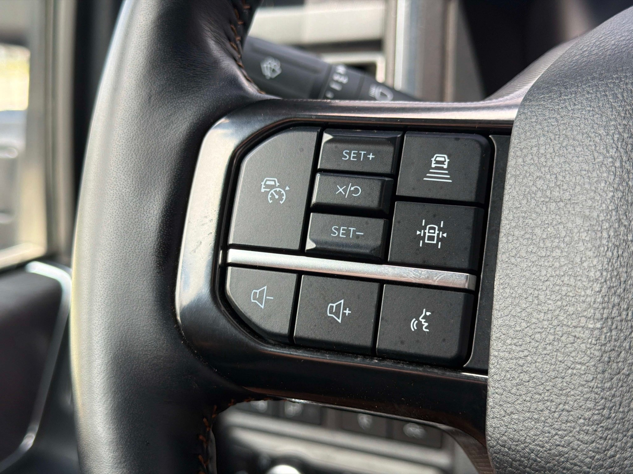 Used 2024 Ford F350 Platinum AWD/4WD image 39