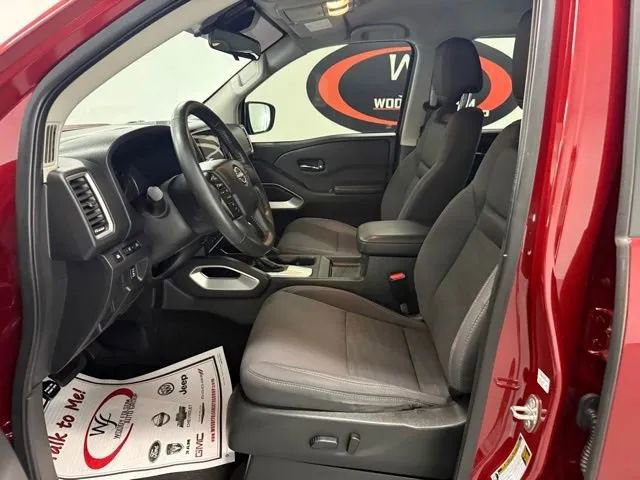 Used 2024 Nissan Frontier SV w/ SV Convenience Package RWD image 9