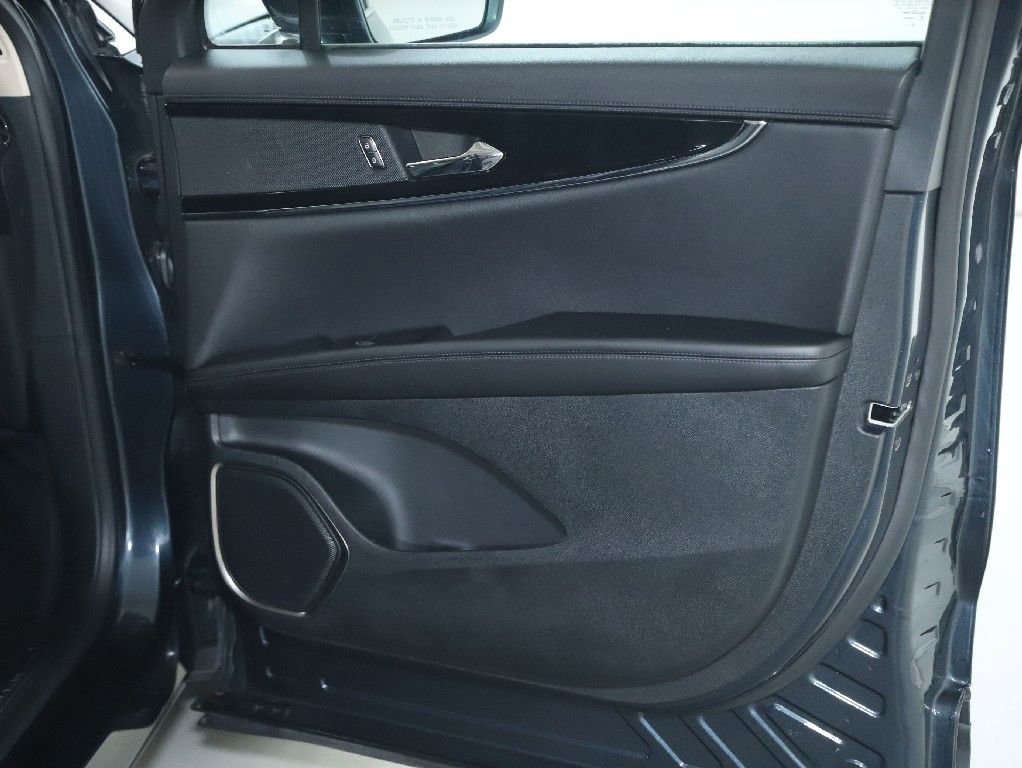 Used 2023 Lincoln Nautilus AWD w/ Premium Package image 33