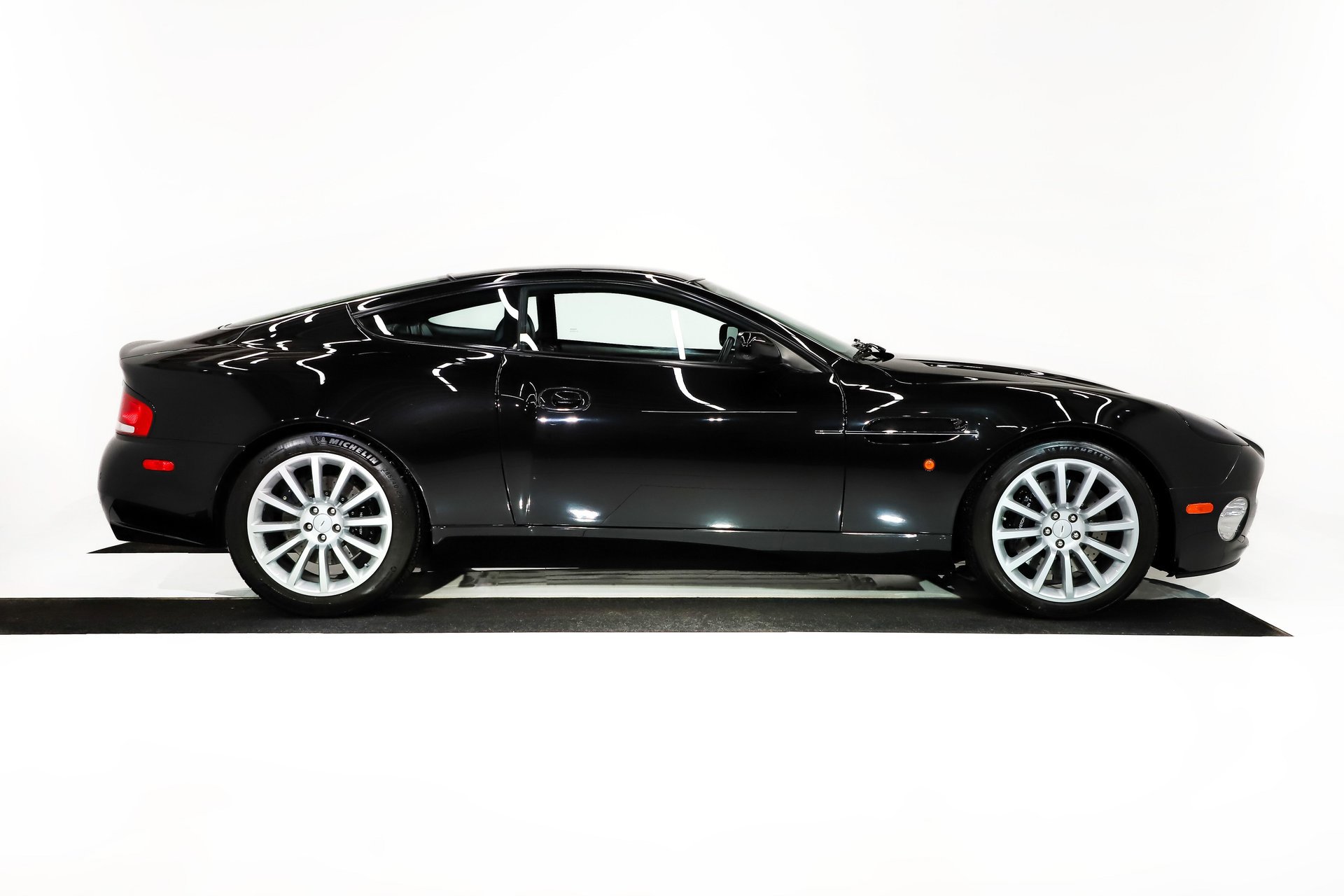 Used 2003 Aston Martin Vanquish image 13