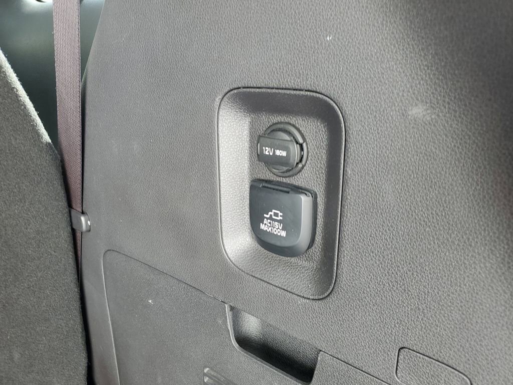 Used 2022 Kia Carnival SX Prestige image 9