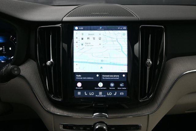 Used 2024 Volvo XC60 B5 Plus AWD/4WD image 14