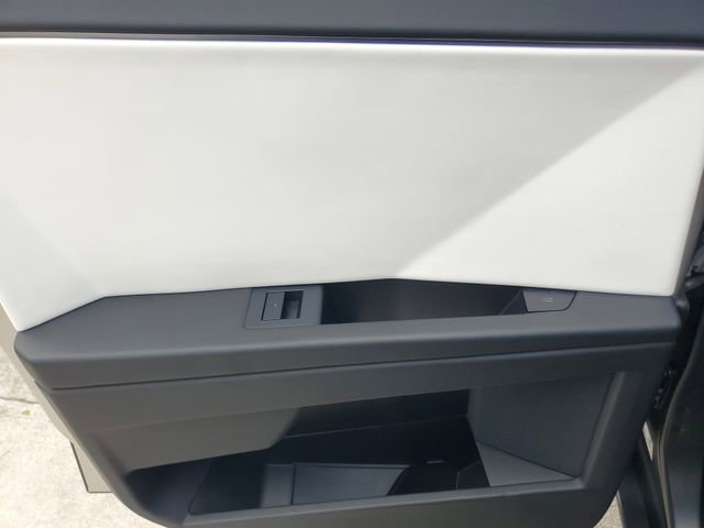 Used 2024 Tesla Cybertruck AWD Crew Cab image 12