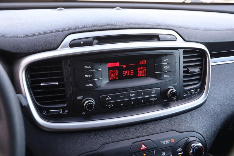 Used 2017 Kia Sorento L image 14