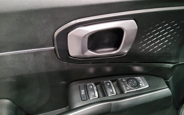 Used 2023 Kia Sorento LX image 23